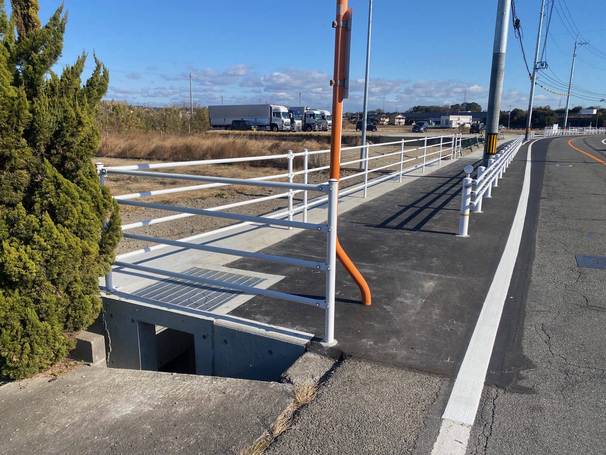 公共　道路工事(歩道設置工)画像